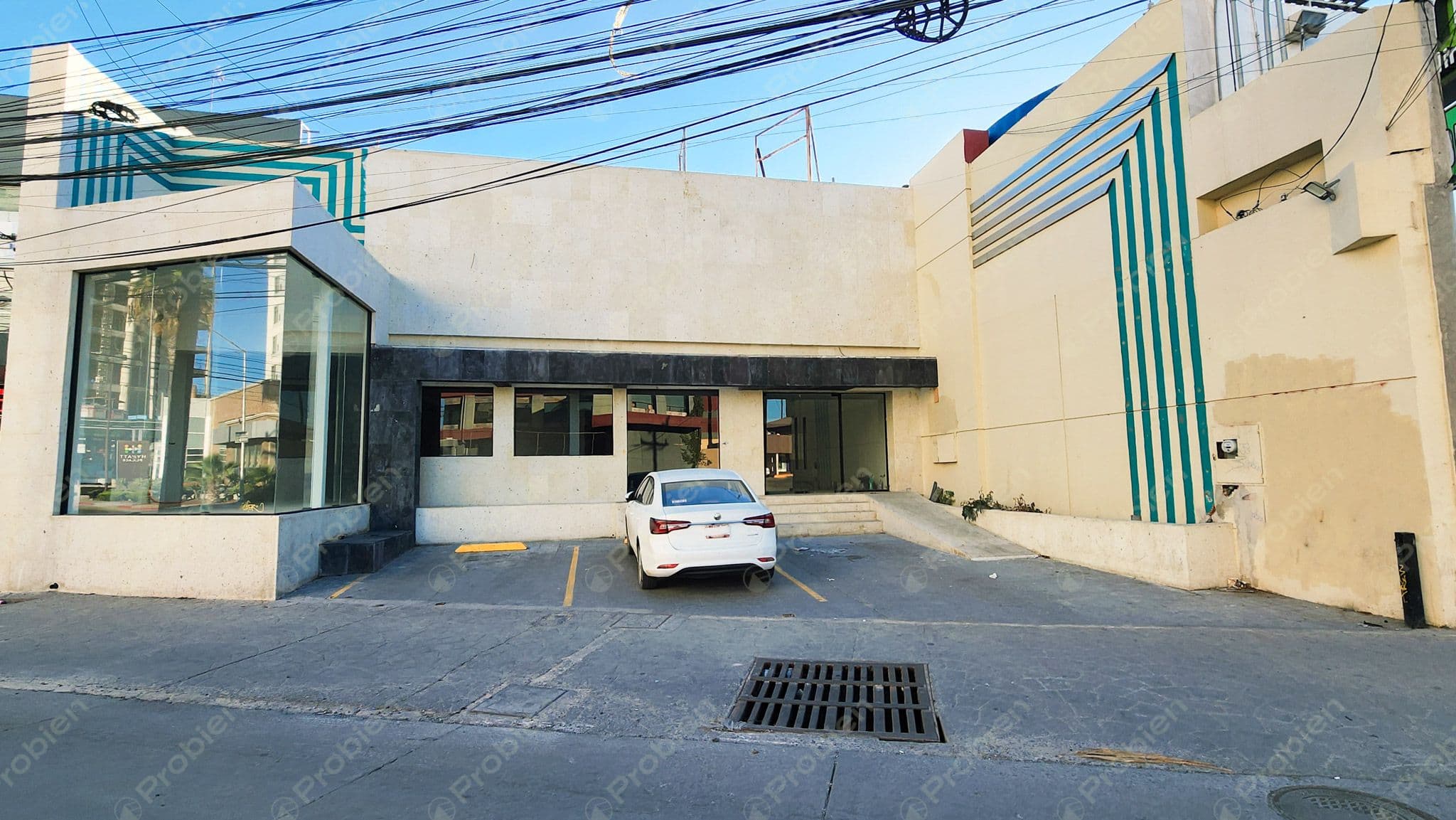 Bodega o Local Comercial en Venta / Renta - Blvd. Agua Caliente