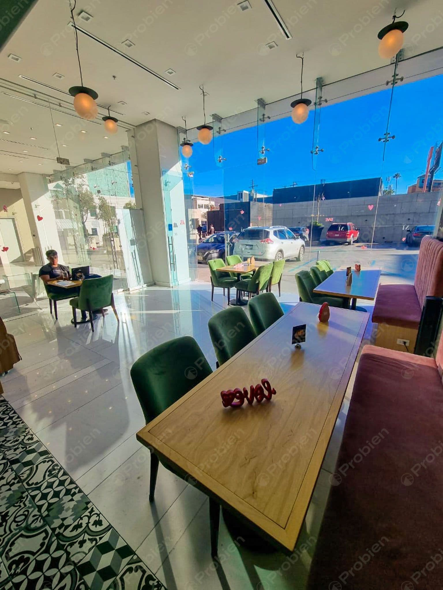 Traspaso de Restaurante en Del Prado Medical Tower - Listo para Operar