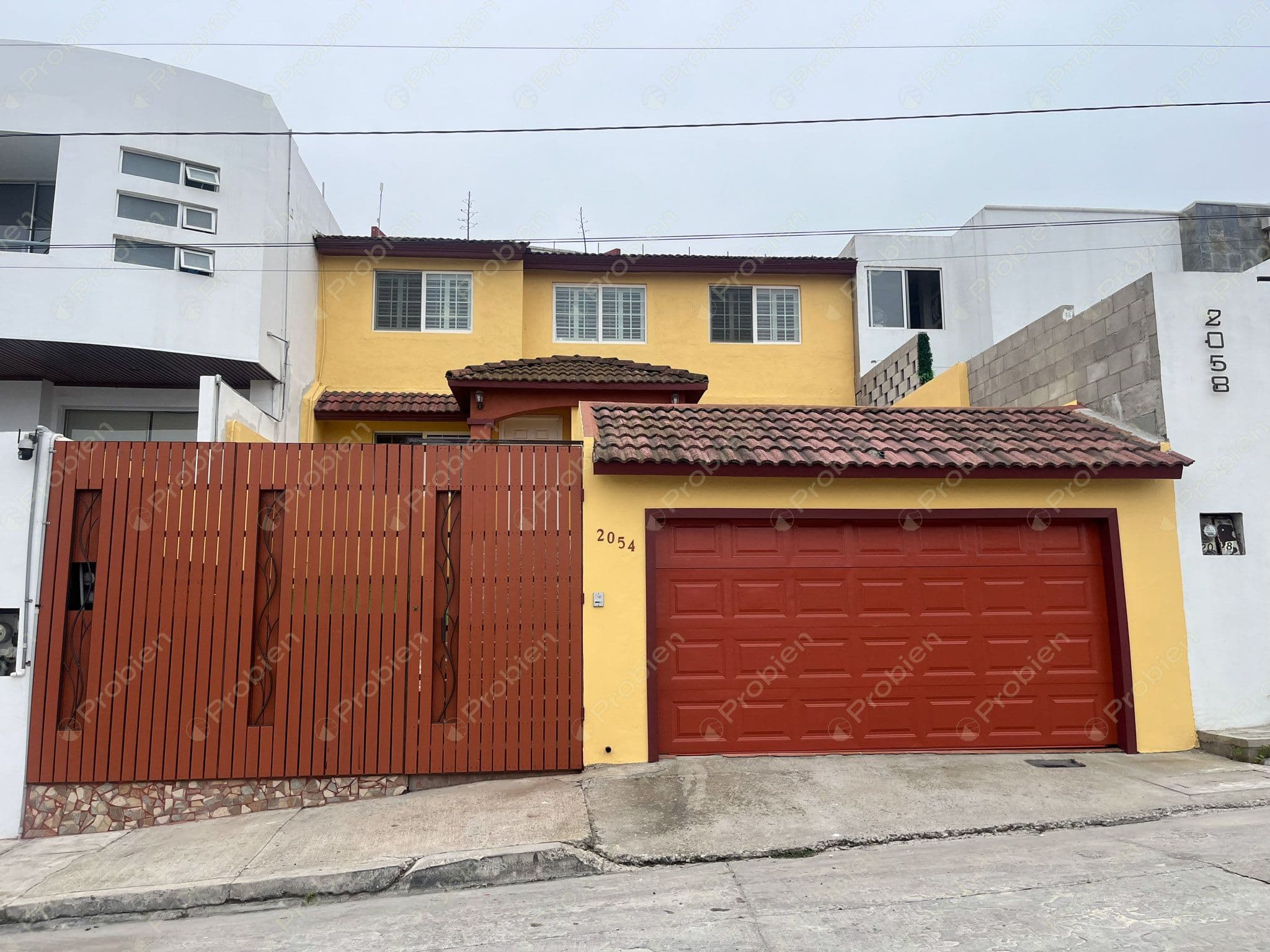 Casa en venta con Vista al Mar en Villamar – 4 Recámaras, Terraza y Patio con Pérgola