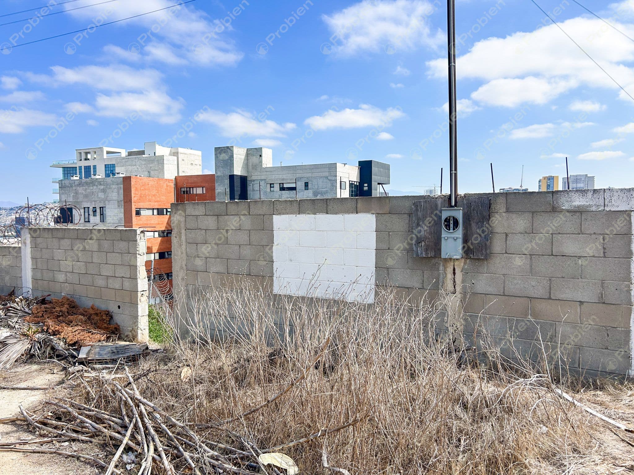 Terreno en Venta en Colonia Cacho – 245 m² Ideal para Residencia o Torre de Departamentos