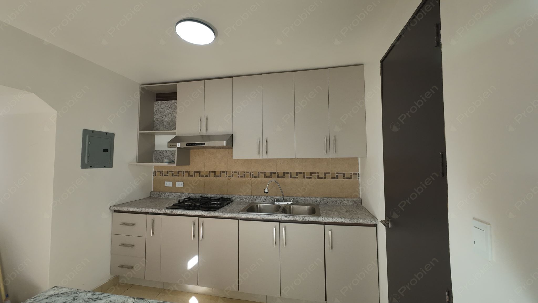 Casa en renta de 3 recámaras en Privada El Lago 19500, con seguridad 24/7 - Foto 2 de 9