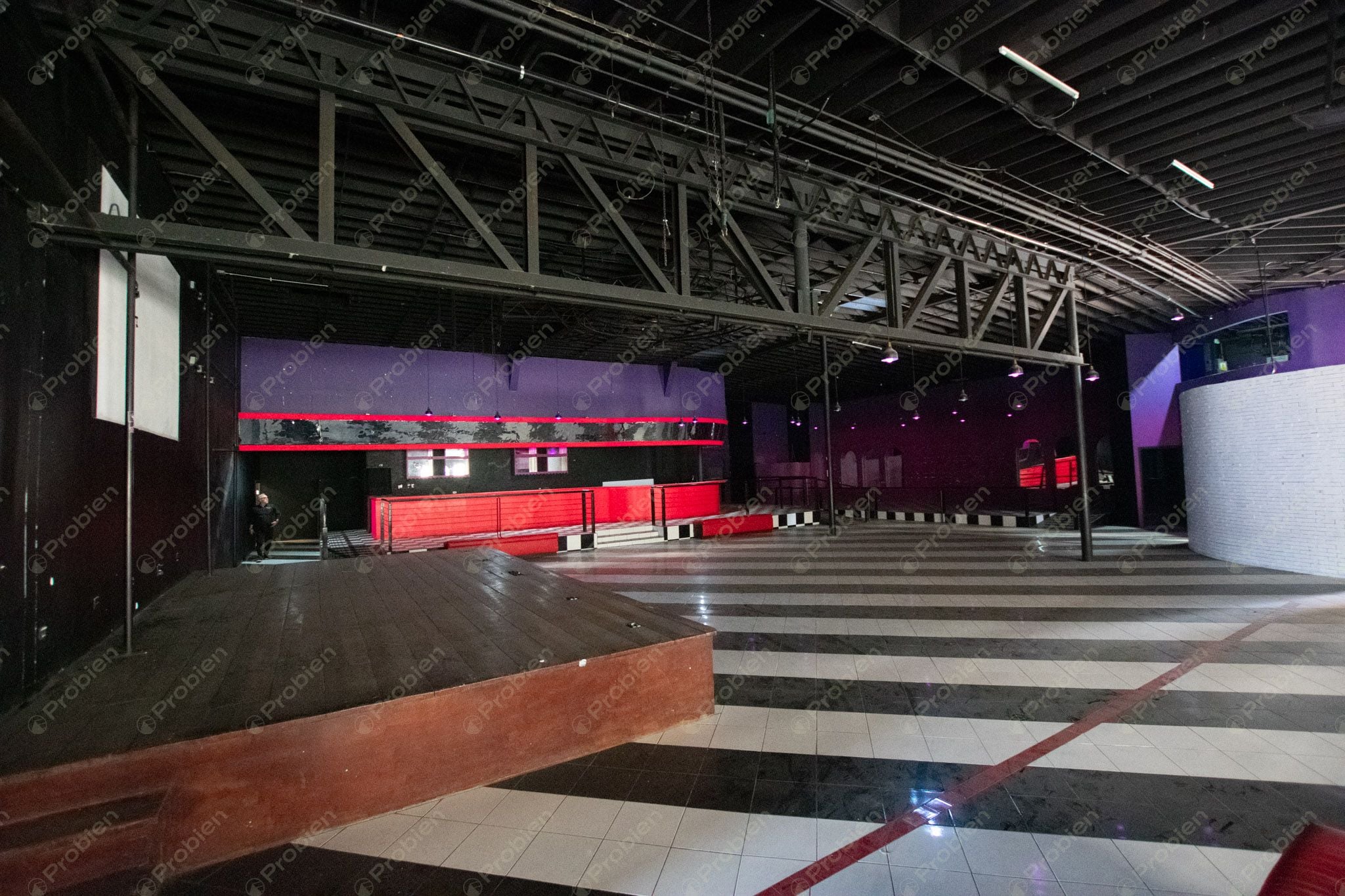 Local Comercial en Renta en El Foro – Zona Centro Tijuana, 980 m² en el Icónico Palacio Jai Alai - Foto 5 de 30