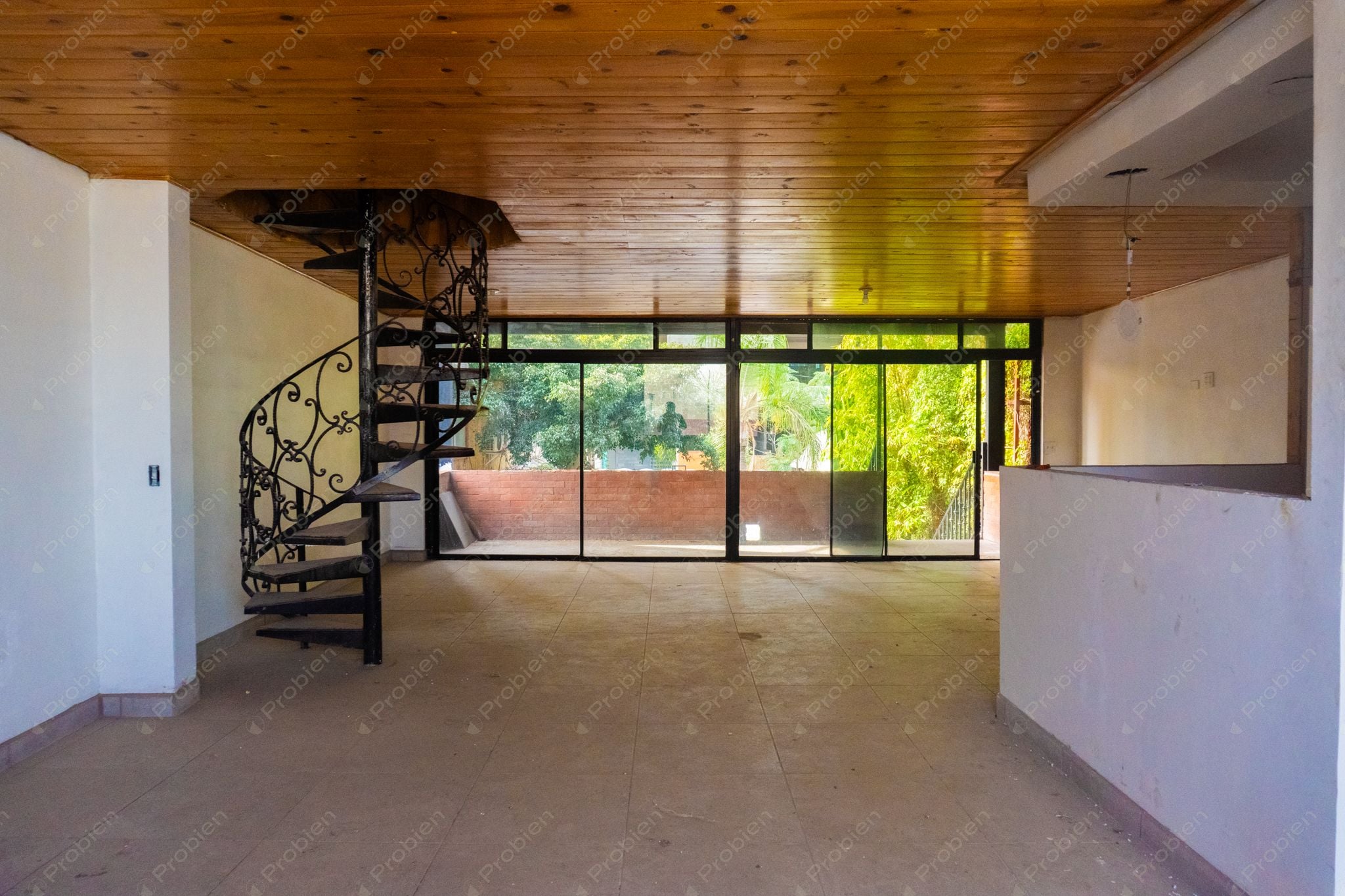 Oficina en renta en dos niveles con balcón en Calete, Tijuana – frente a Plaza Toreo - Foto 1 de 4