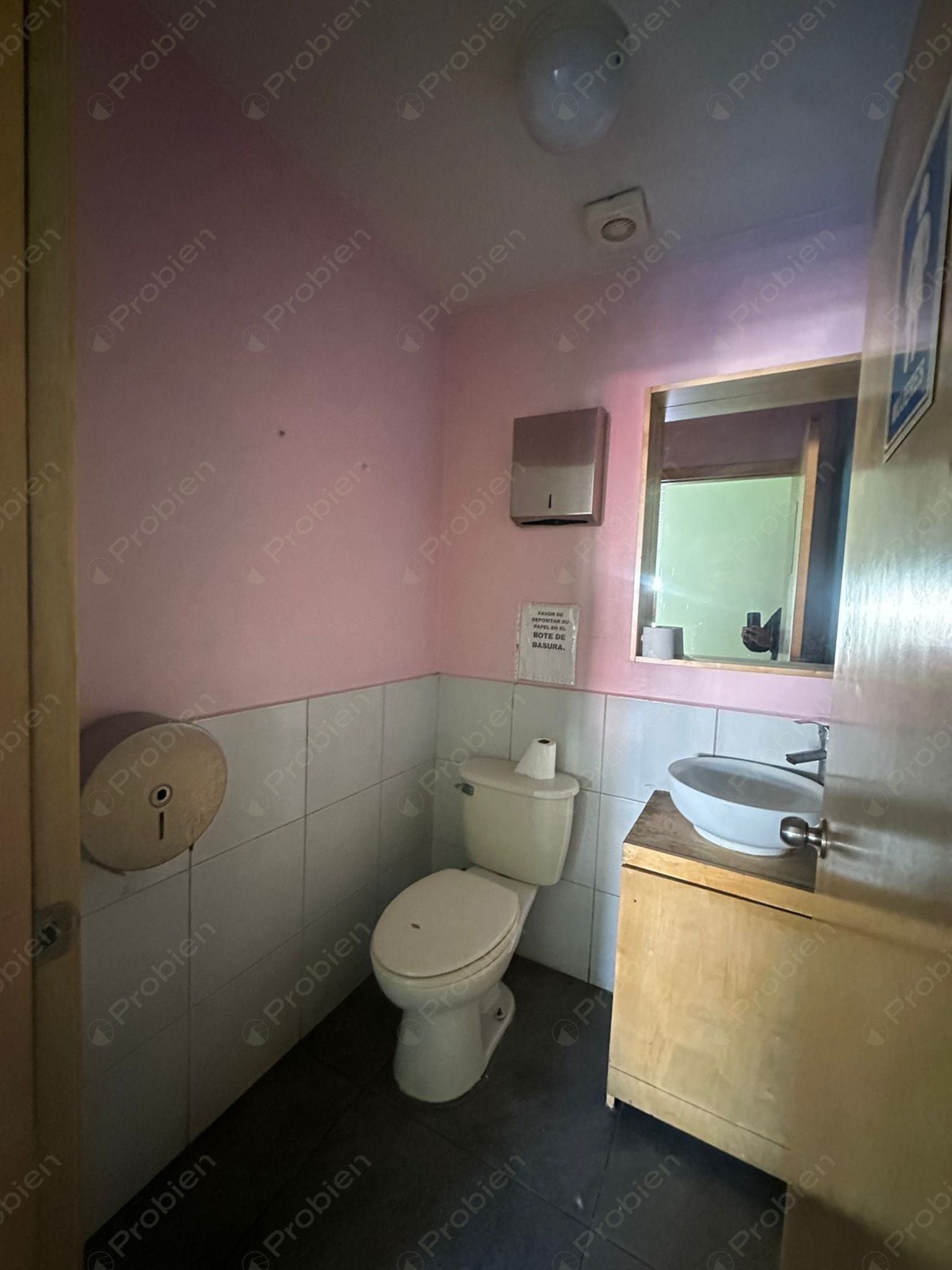 Local Comercial en Renta en Zona Centro – Ideal para Negocios y Alta Afluencia - Foto 11 de 13