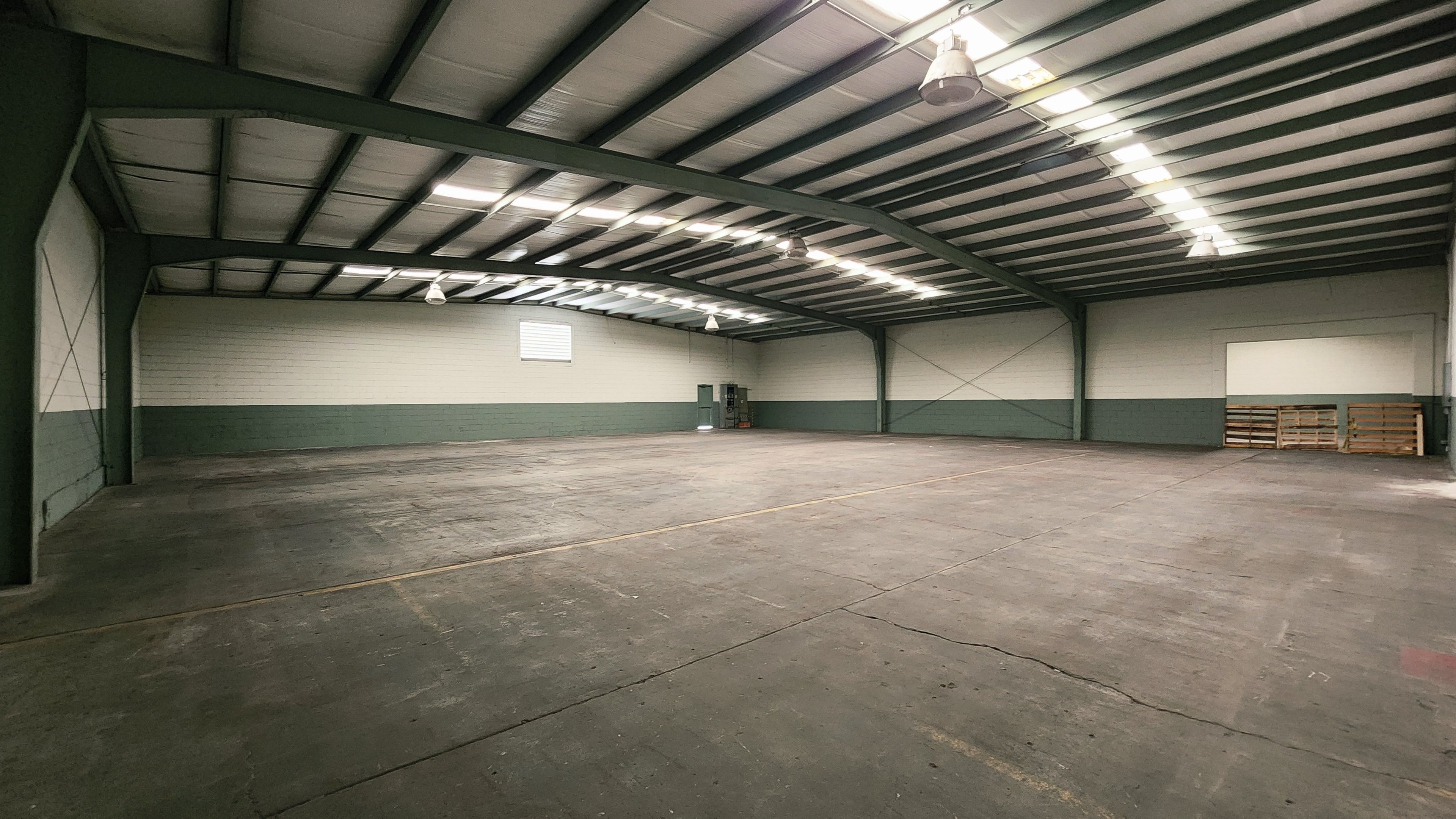 Bodega de 1,923 m² en Renta – Parque Industrial Cibac con Oficinas y Muelle - Foto 1 de 20