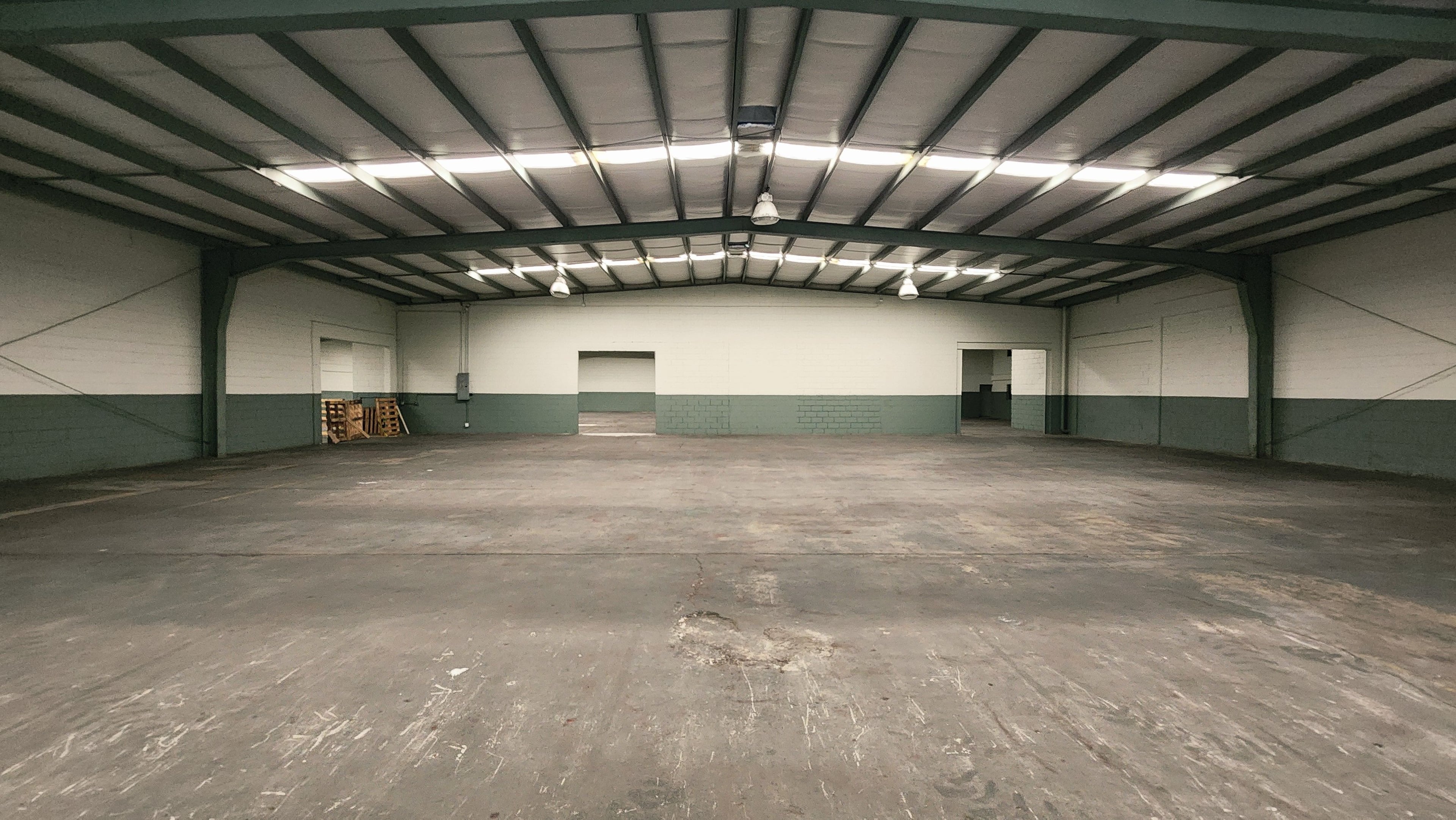 Bodega de 1,923 m² en Renta – Parque Industrial Cibac con Oficinas y Muelle - Foto 4 de 20