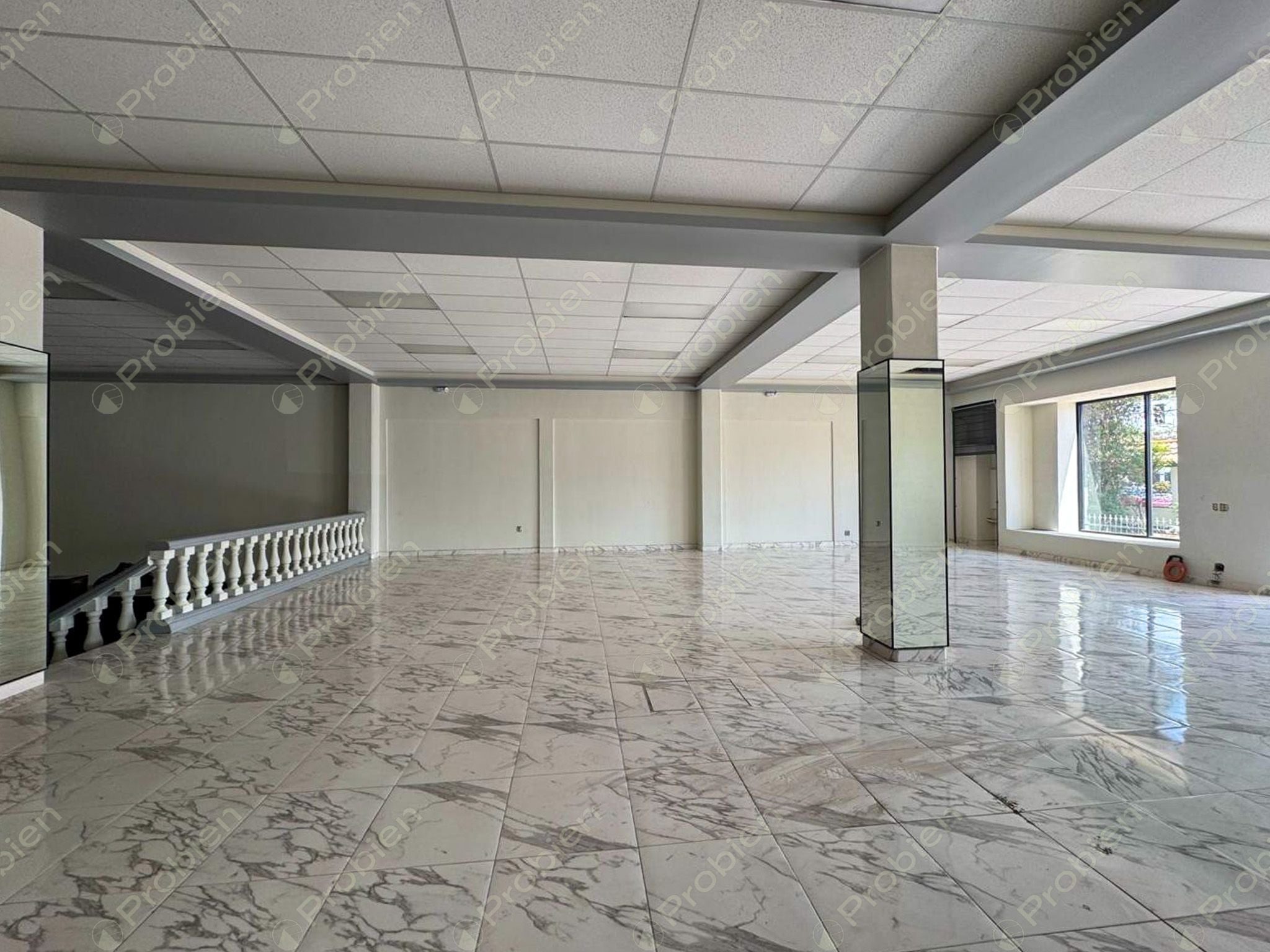 Local comercial en renta sobre Paseo Playas de Tijuana, avenida principal - Foto 1 de 6