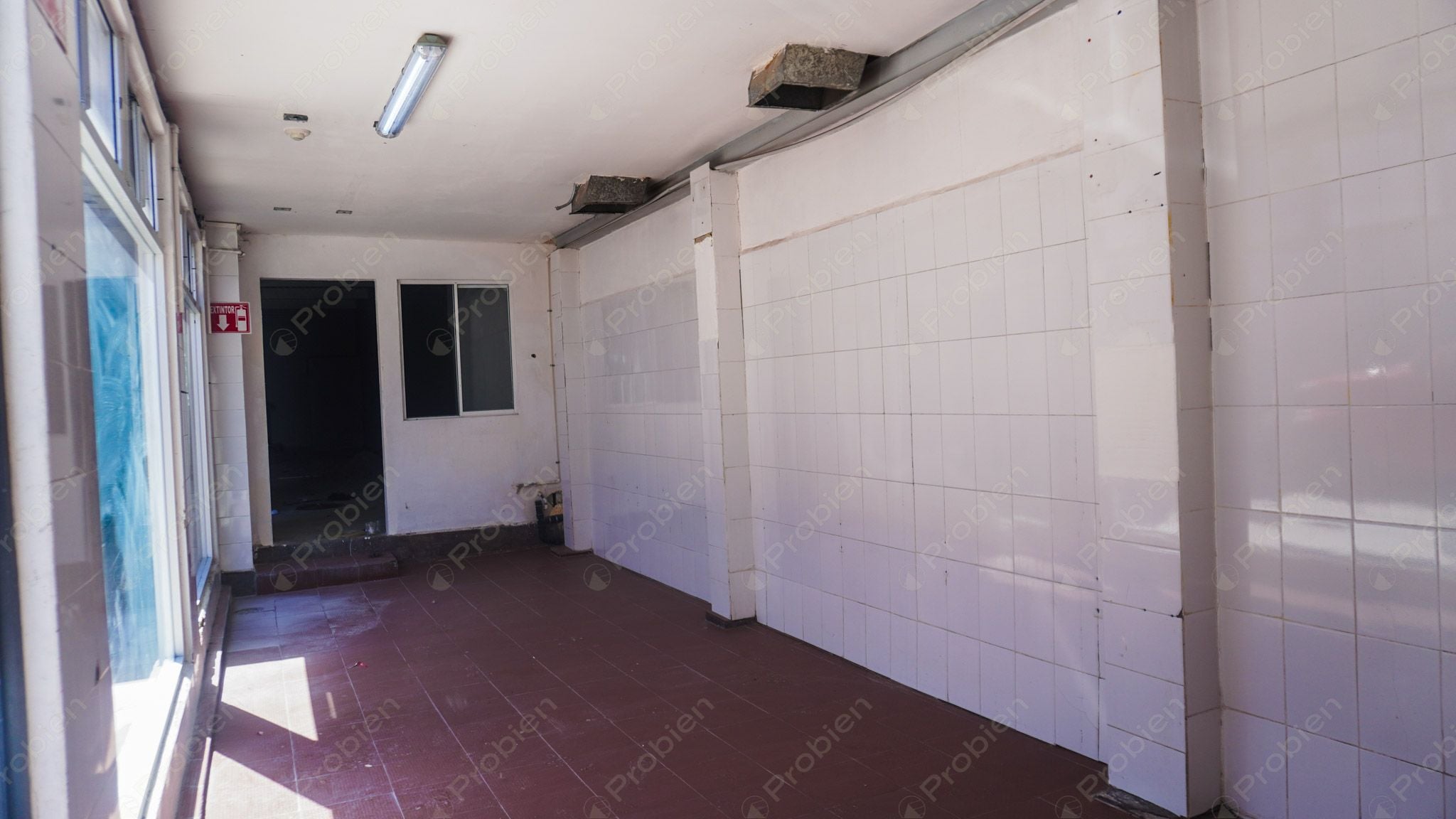 Bodega Comercial en Renta en Blvd. Clouthier – 230 m² y 6 Estacionamientos - Foto 7 de 11