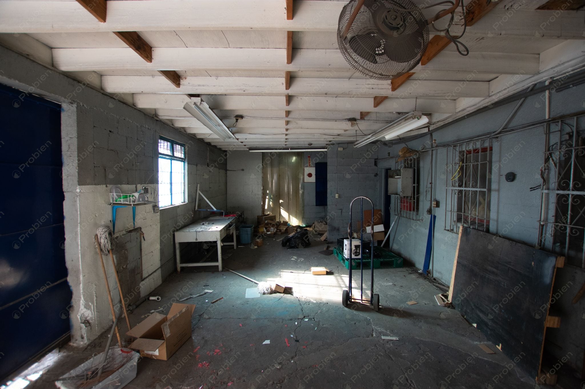 Local comercial en renta sobre Blvd. Agua Caliente, Tijuana, con amplio frente - Foto 7 de 13