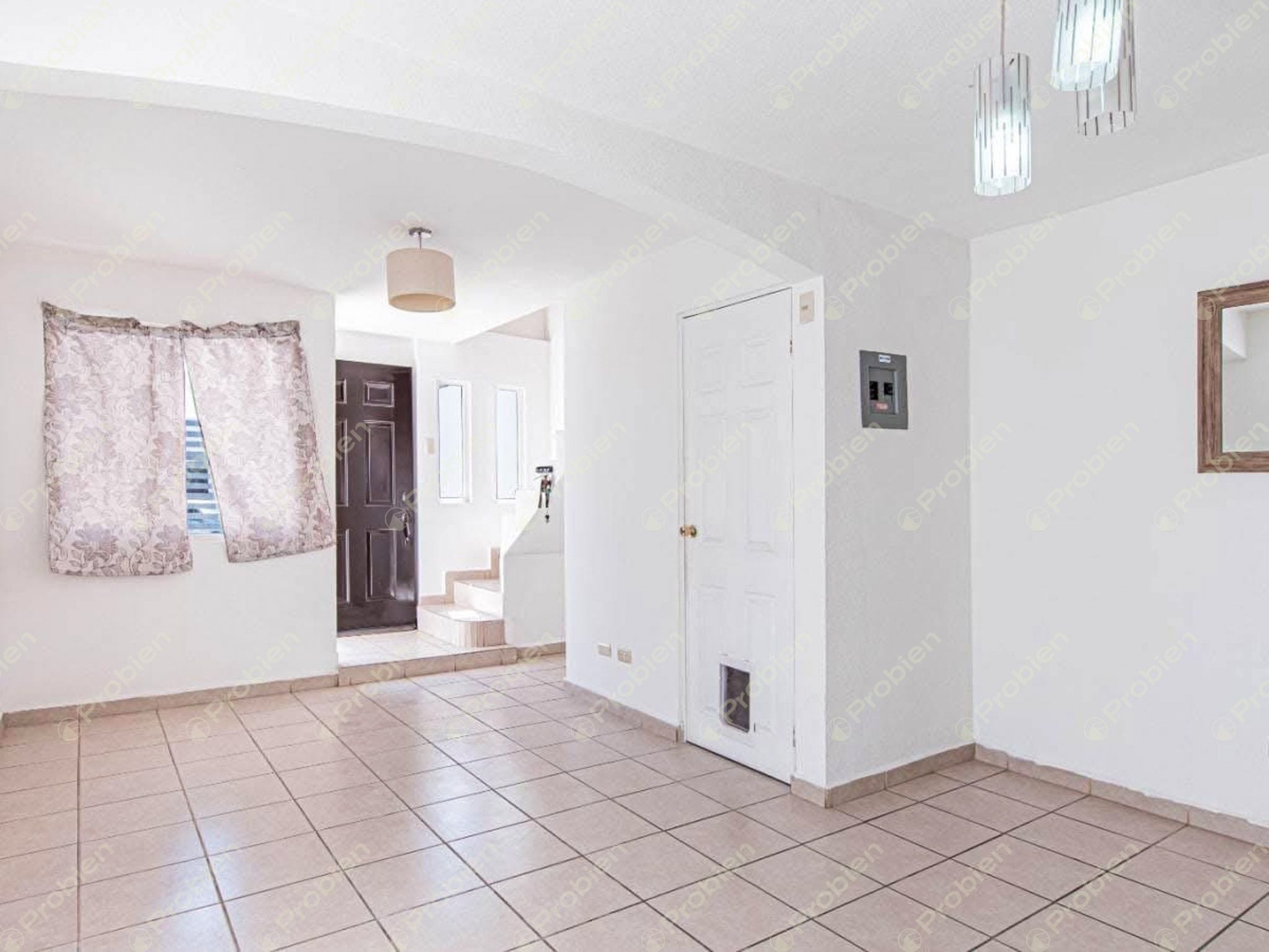 Casa en Renta en La Presa – Privada con Seguridad y Paneles Solares - Foto 3 de 11