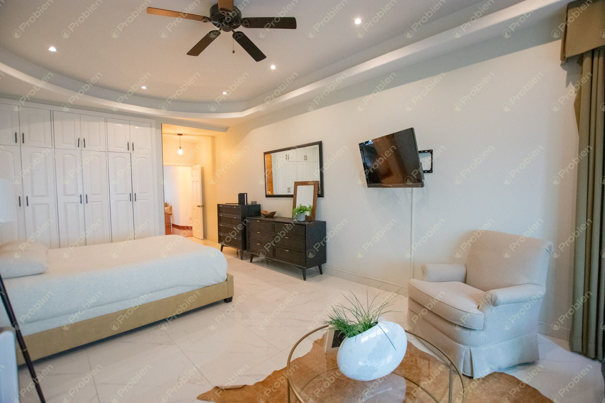 Hermosa Casa en Venta en Puerta de Hierro – Amplia, Iluminada y con Acabados de Lujo - Foto 29 de 40