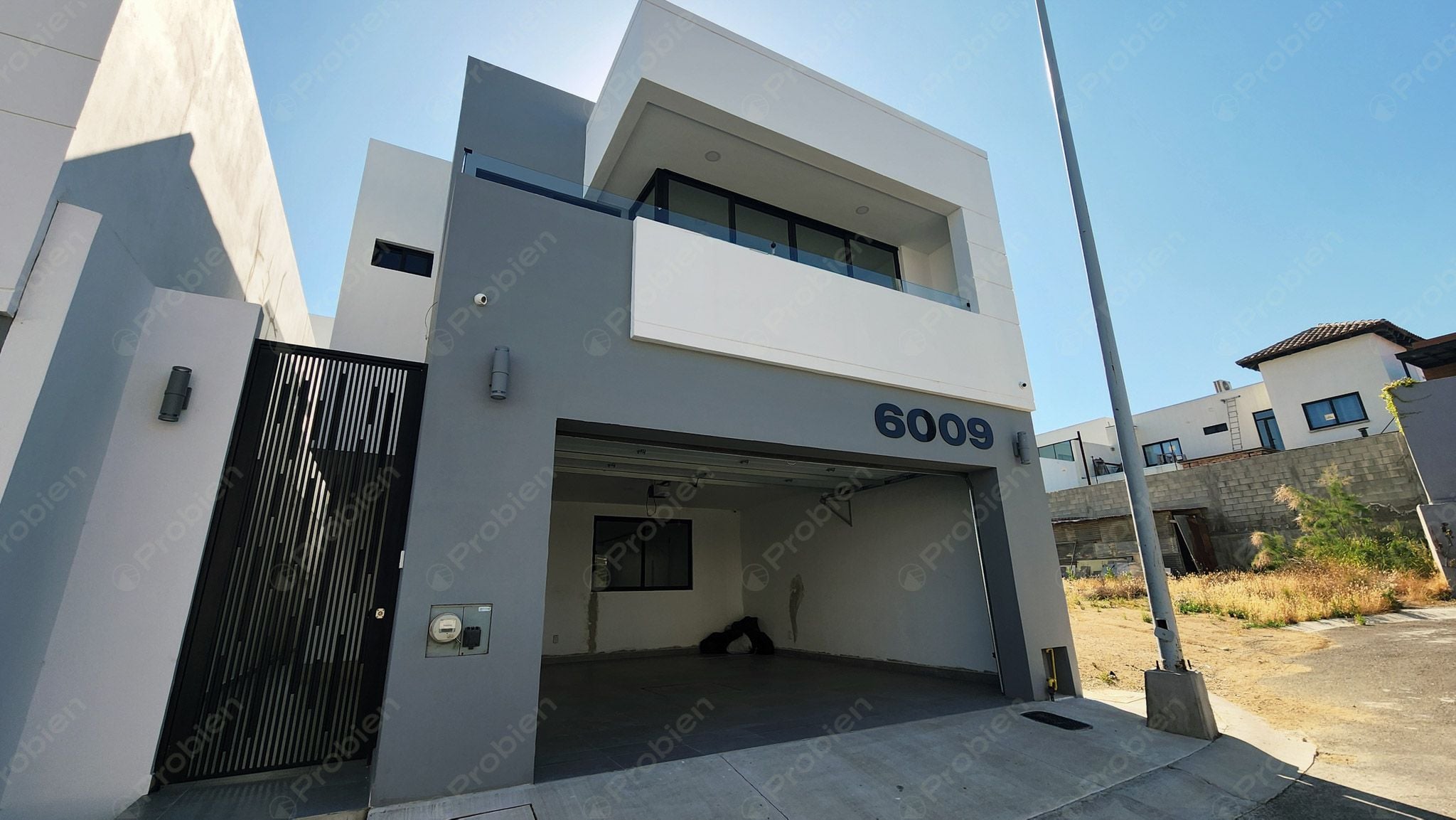 Casas en Venta en Hacienda Agua Caliente – Zona Dorada de Tijuana - Foto 1 de 32