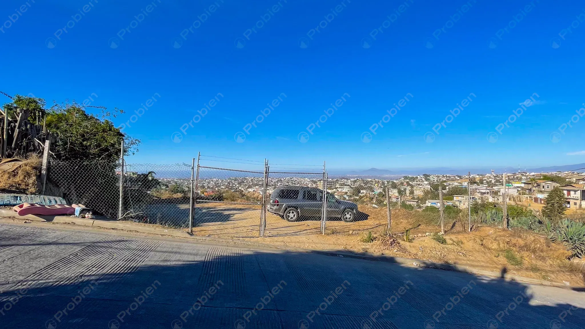 Terreno Comercial en Venta - En Pedregal de Santa Julia - Foto 1 de 8