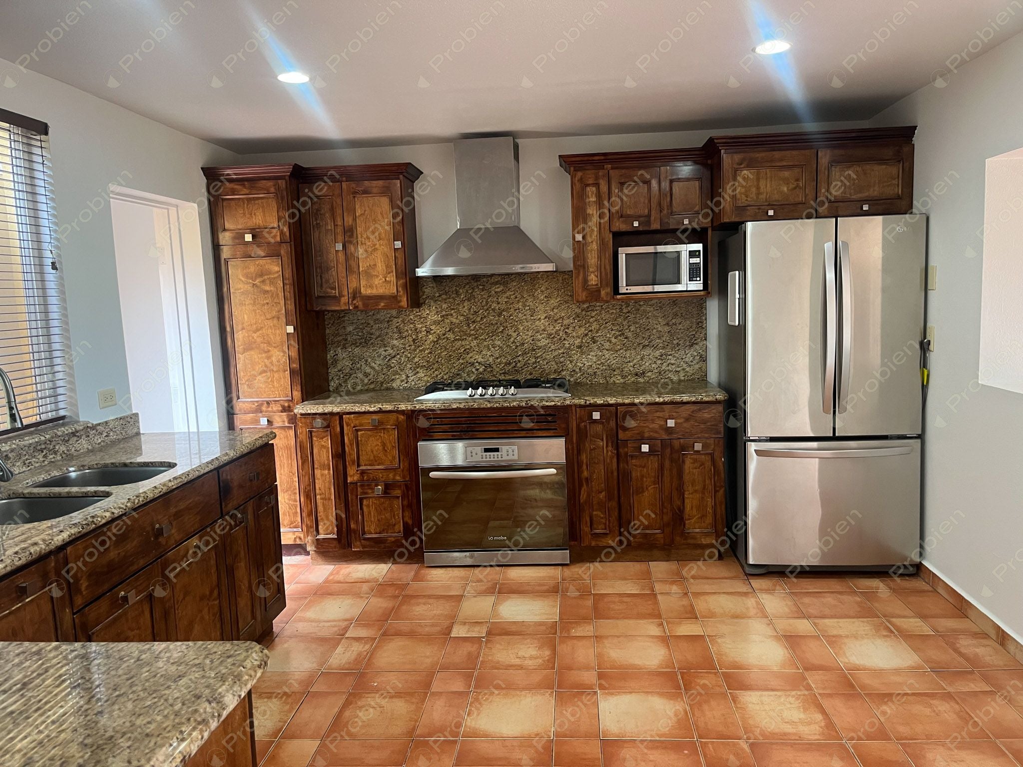 Casa en venta con Vista al Mar en Villamar – 4 Recámaras, Terraza y Patio con Pérgola - Foto 10 de 30