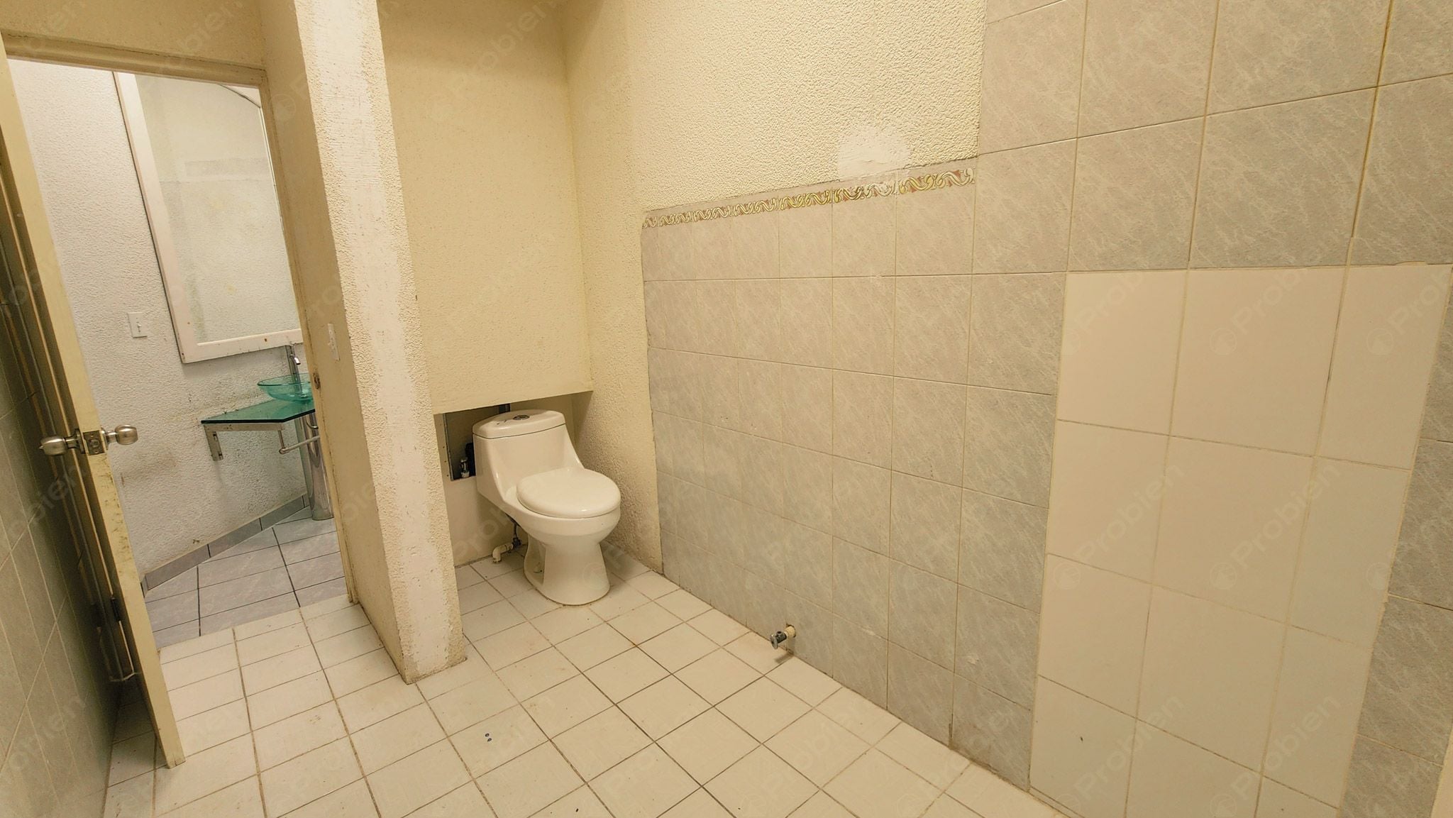 Edificio / Casa en Venta en Guaycura – Ideal para Vivienda o Fundación - Foto 15 de 31