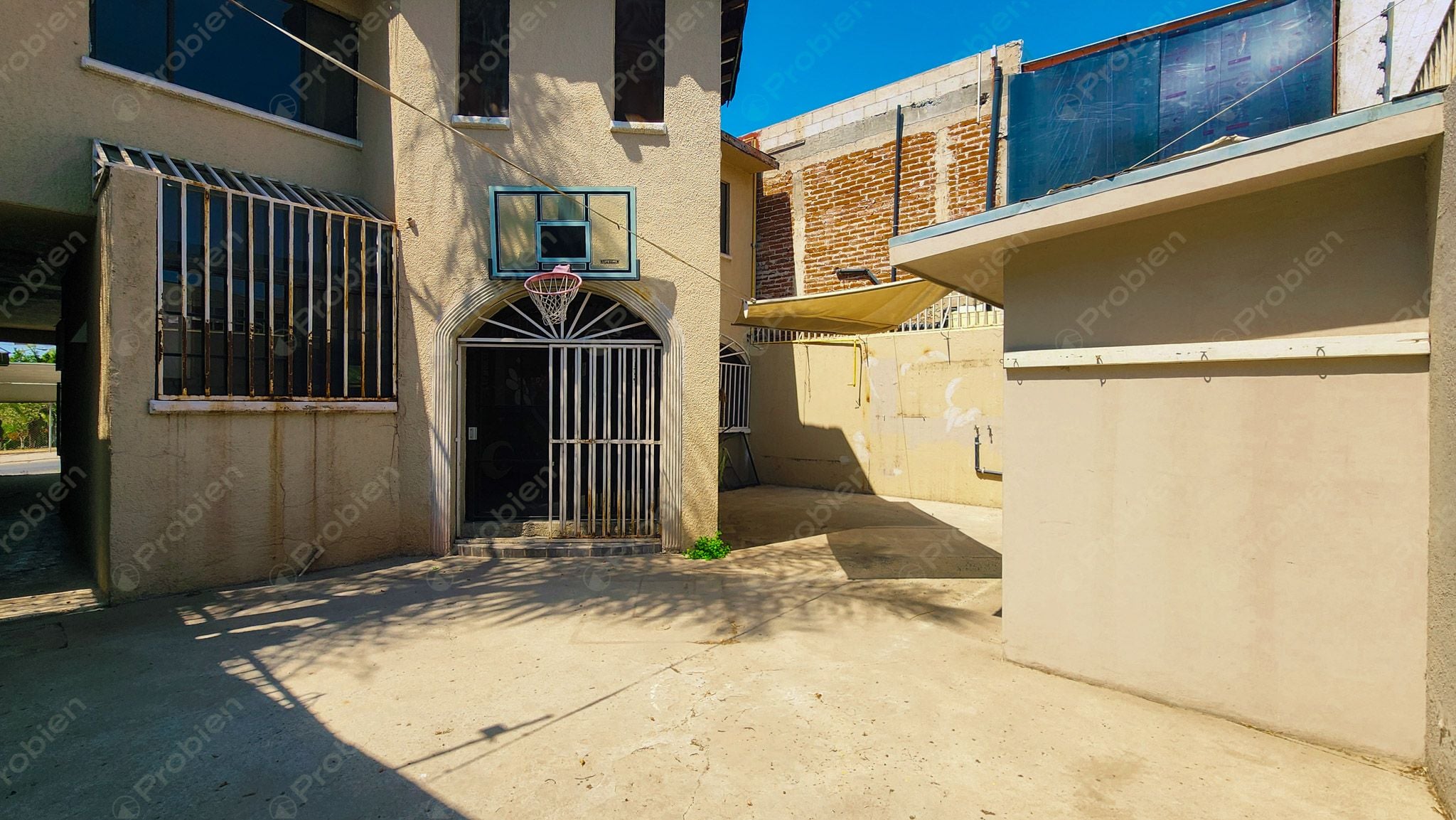 Edificio / Casa en Venta en Guaycura – Ideal para Vivienda o Fundación - Foto 28 de 31