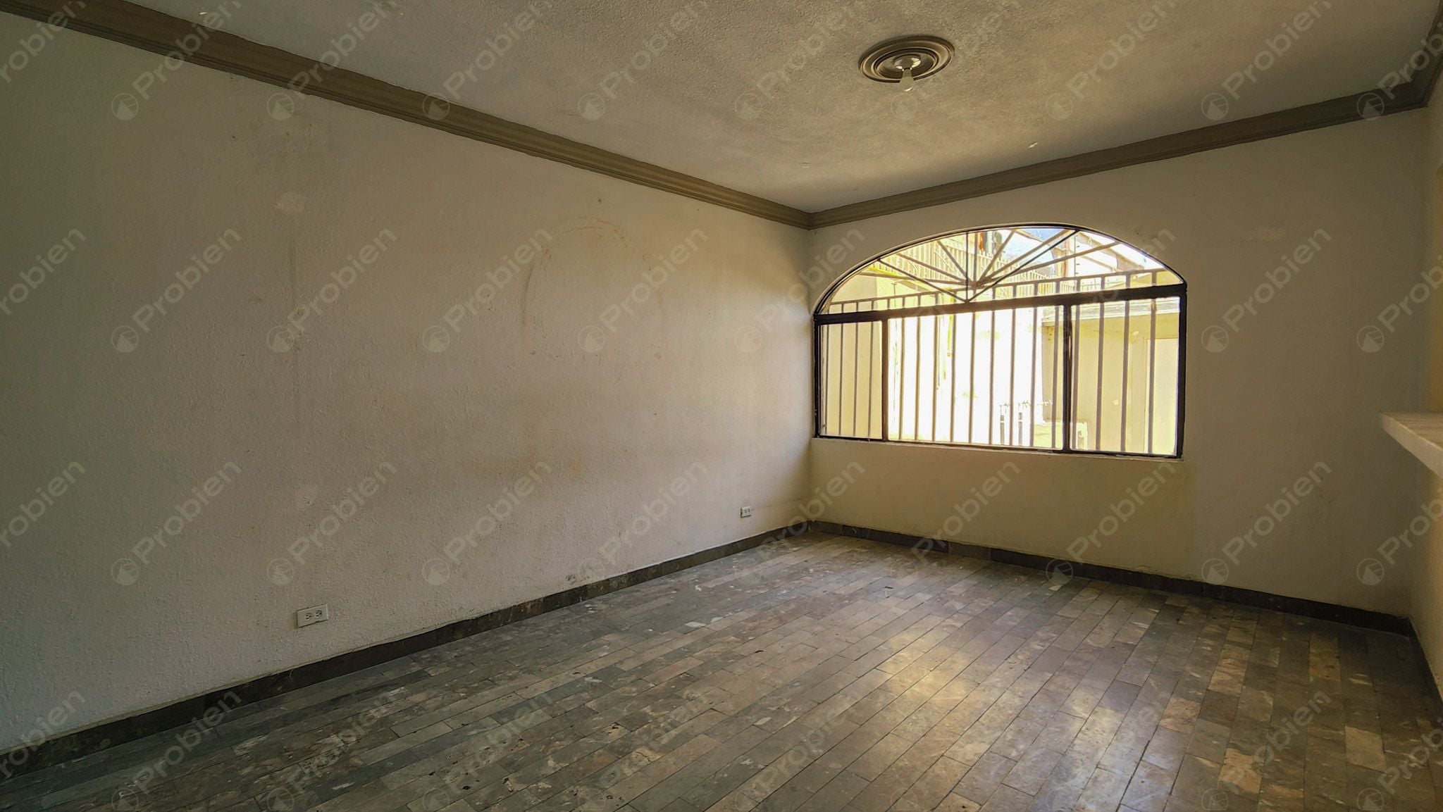 Edificio / Casa en Venta en Guaycura – Ideal para Vivienda o Fundación - Foto 9 de 31