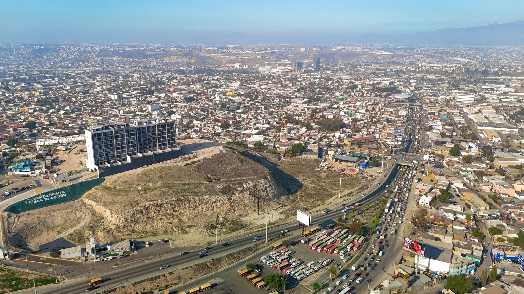 Terreno en Venta en Libramiento Sur - 1.1 ha con Potencial Residencial y Comercial - Foto 2 de 24