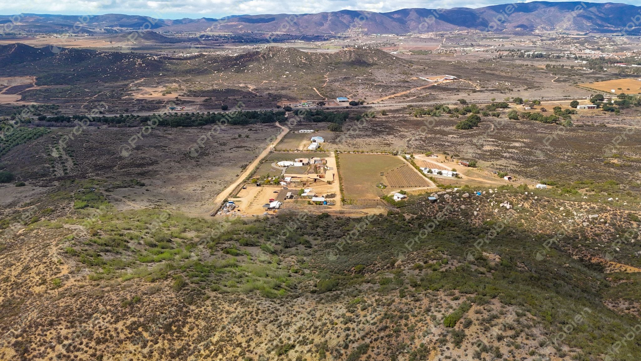 Terreno en Venta en el Valle de Guadalupe - Ideal para Desarrolladores - Foto 9 de 11