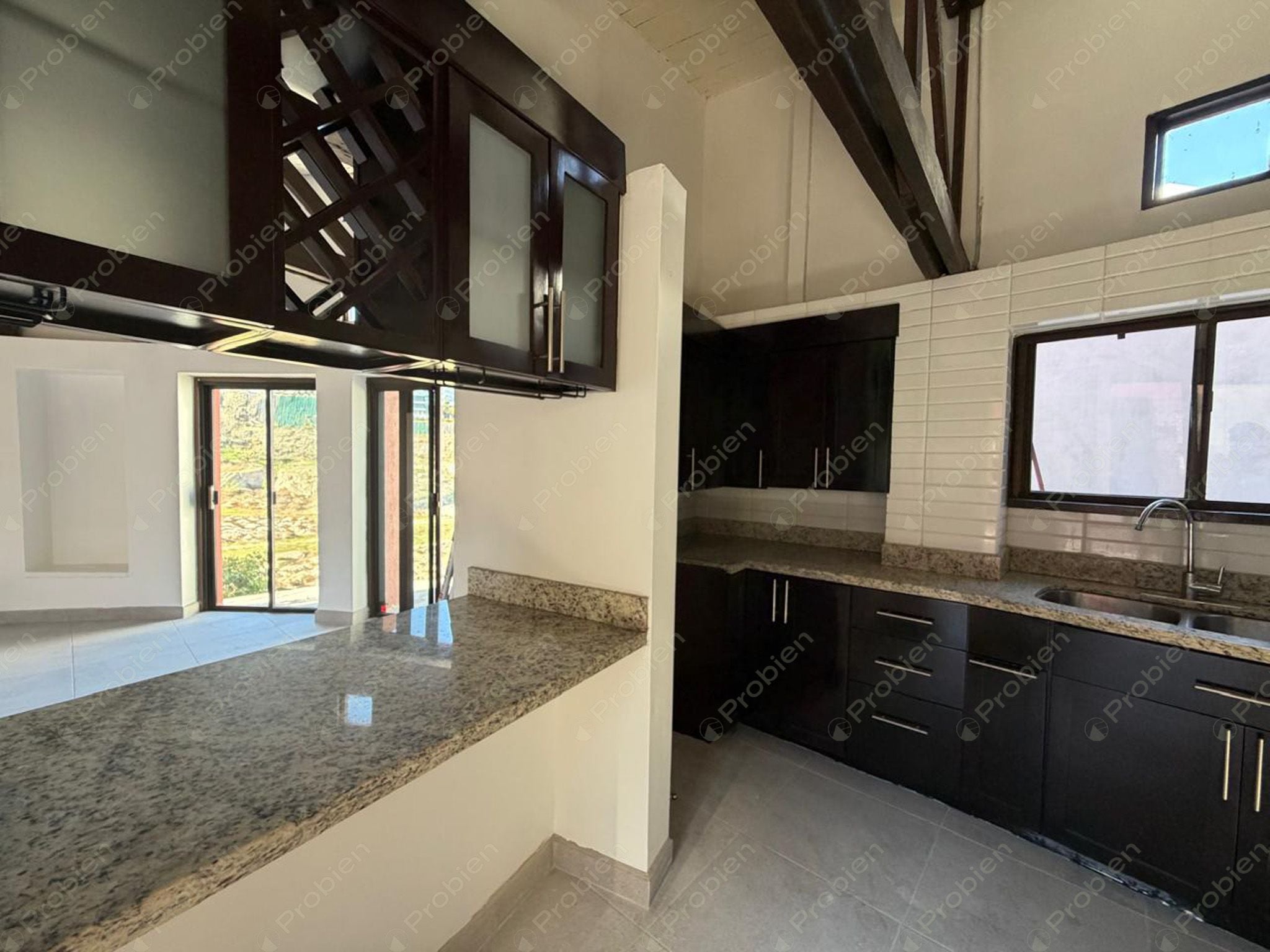 Casa en Renta en Lomas de Aguacaliente – Zona Residencial Tranquila y Bien Ubicada - Foto 6 de 24