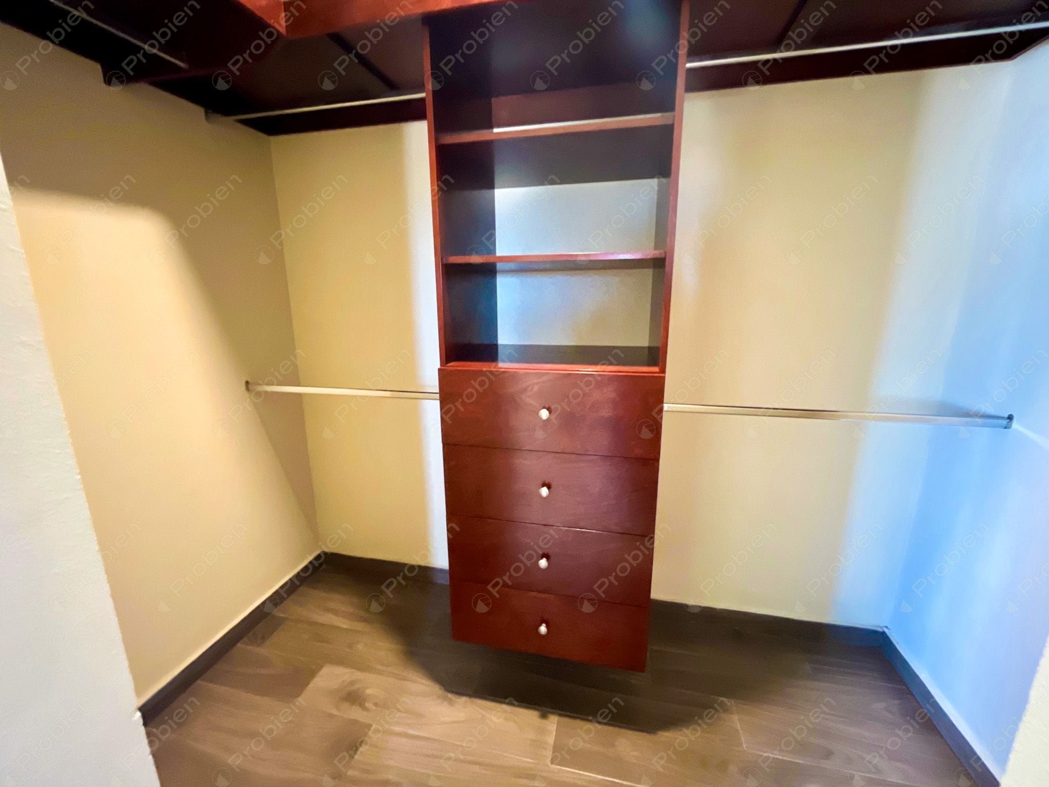 Hermosa Casa en Renta en La Cúspide – Vista al Mar y Terraza con Pérgola - Foto 10 de 19