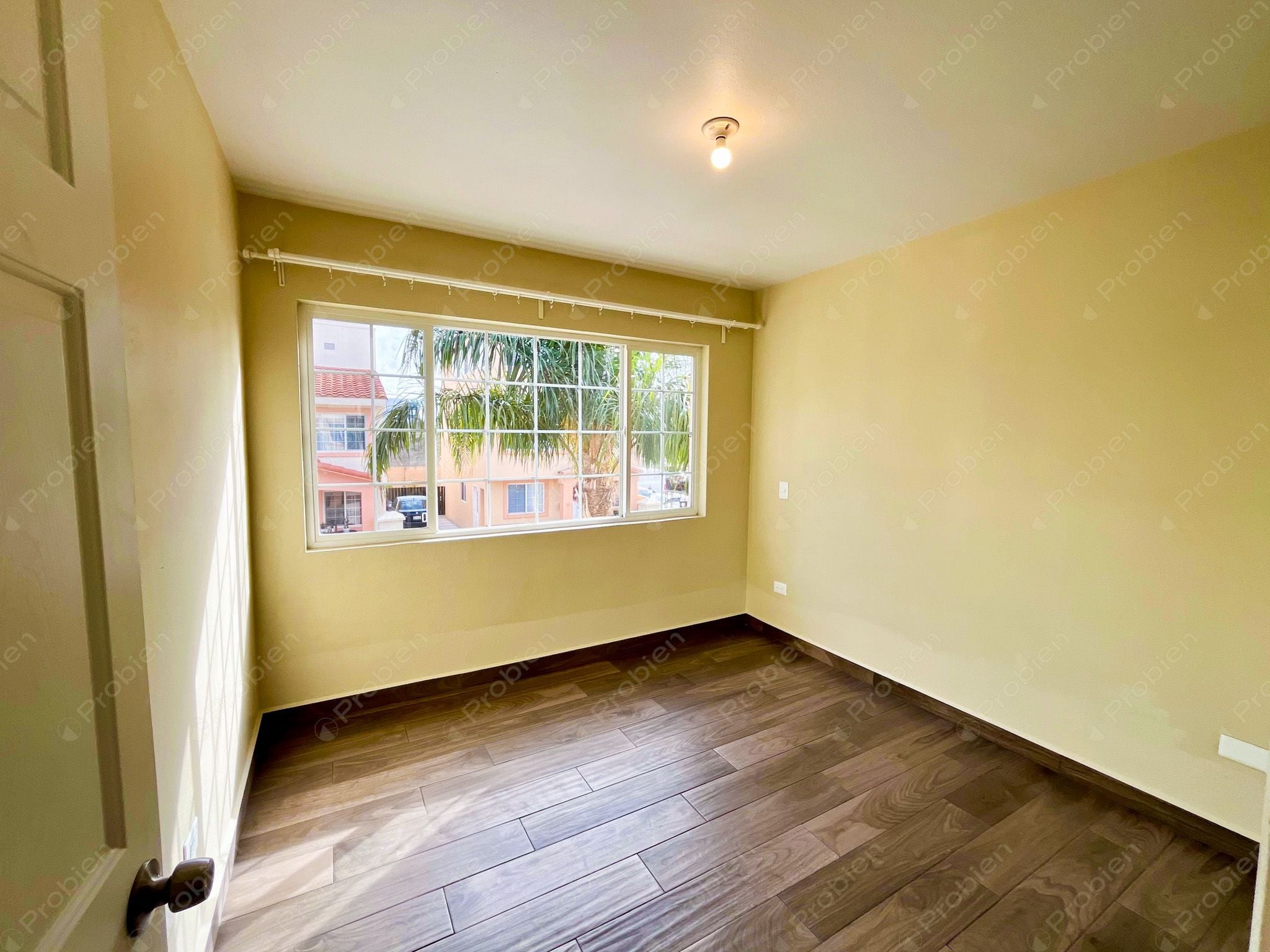 Hermosa Casa en Renta en La Cúspide – Vista al Mar y Terraza con Pérgola - Foto 13 de 19