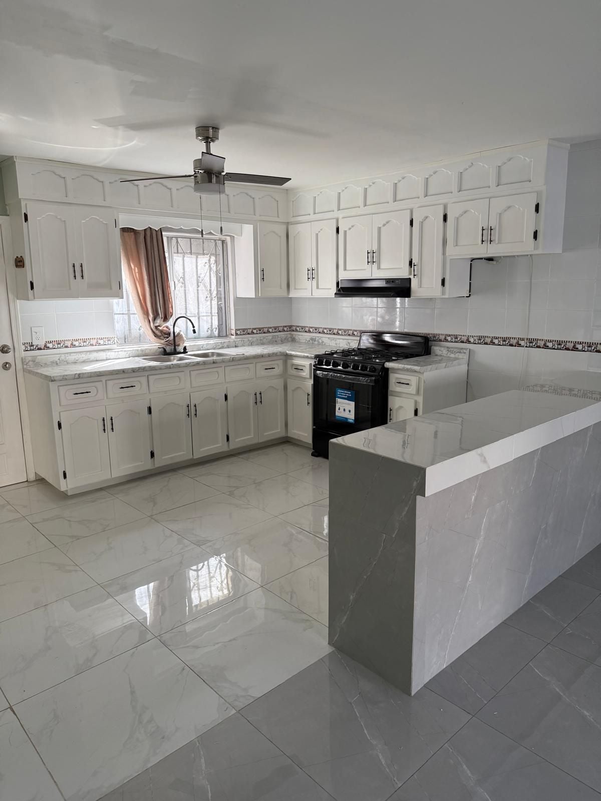 Casa en renta de una planta en Los Alamos — práctica, cómoda y bien iluminada - Foto 4 de 17