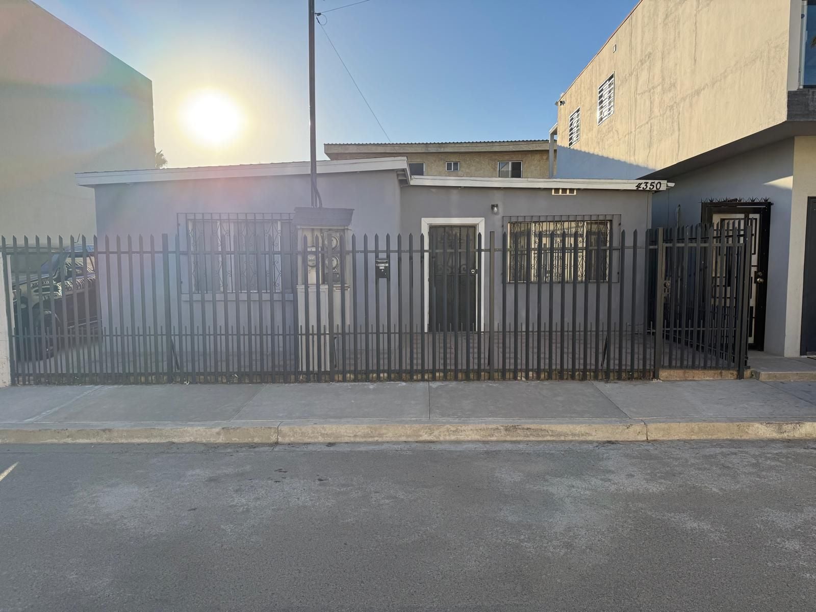 Casa en renta de una planta en Los Alamos — práctica, cómoda y bien iluminada - Foto 1 de 17