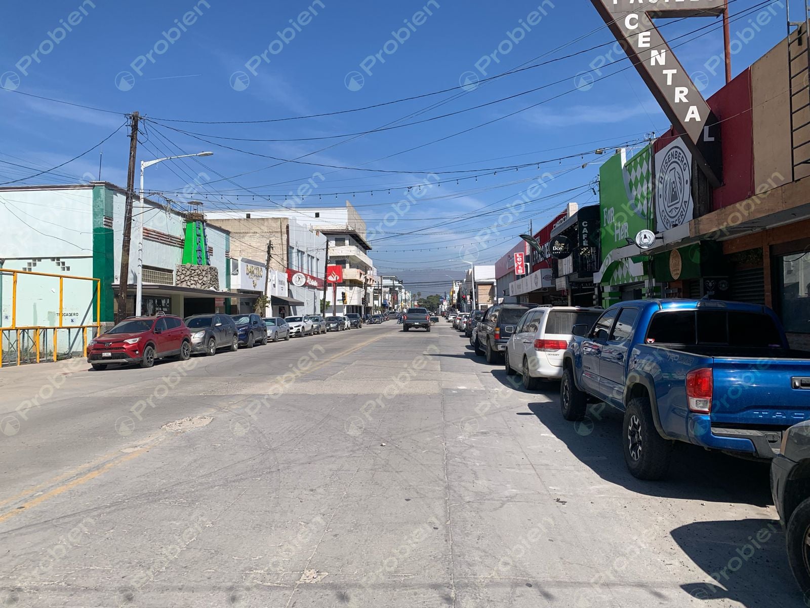 Tienda departamental en Venta / Renta - Ensenada - Foto 2 de 11