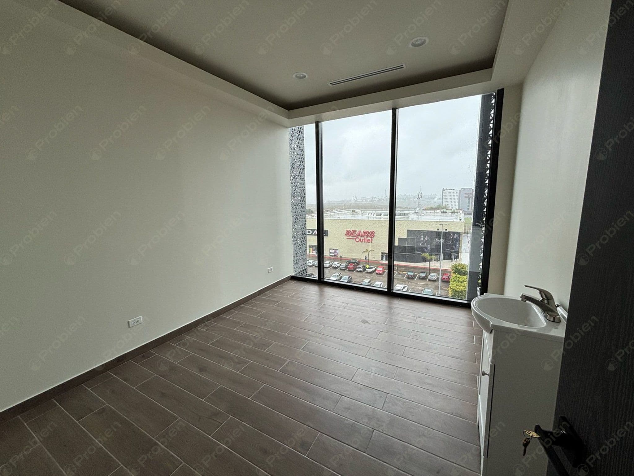 Consultorio en Renta en Torre Médica Otay - Ideal para Turismo Médico C2