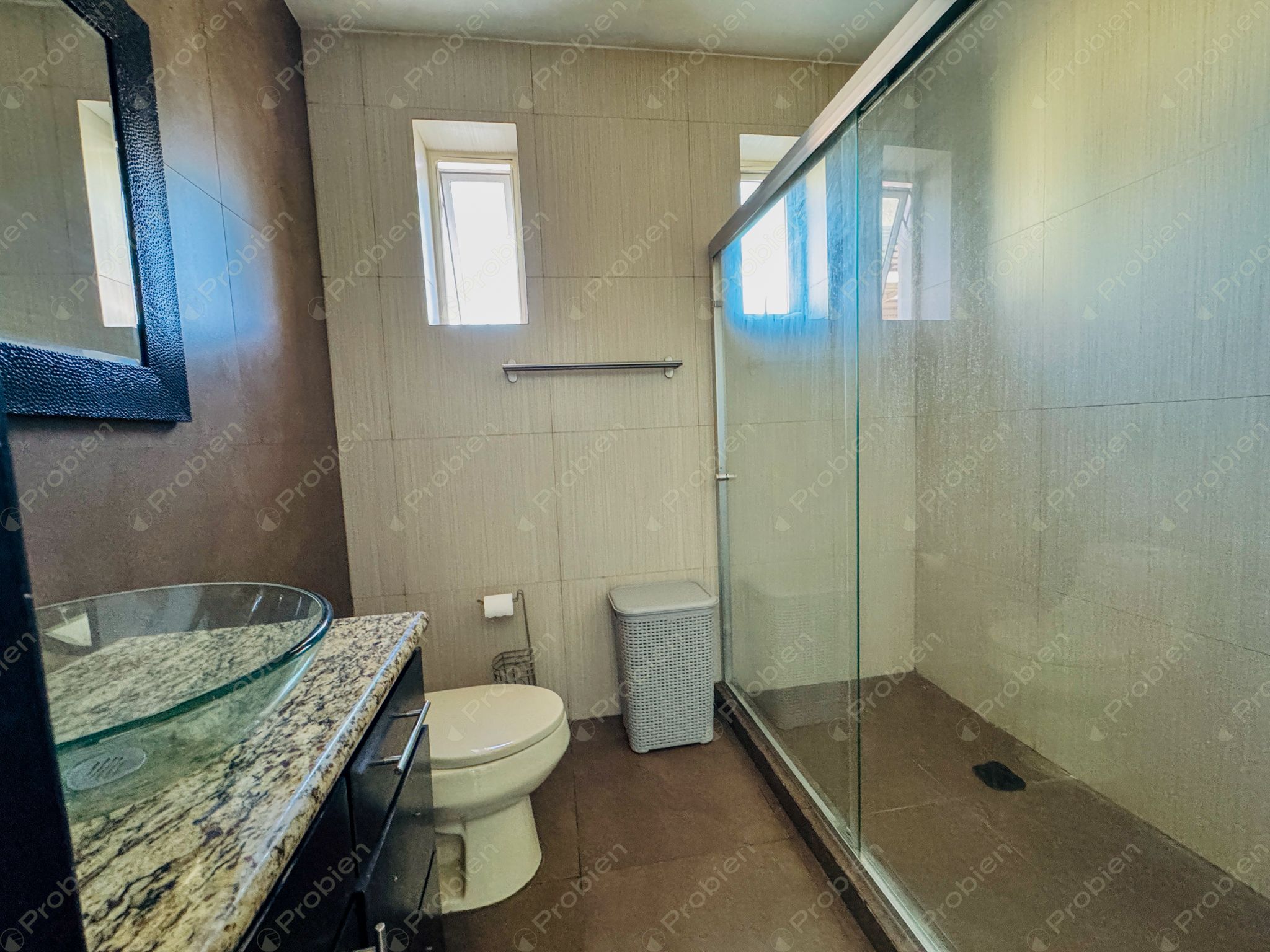 Casa en venta en Cubillas, privada de 3 niveles con terraza y vista a la ciudad - Foto 11 de 19
