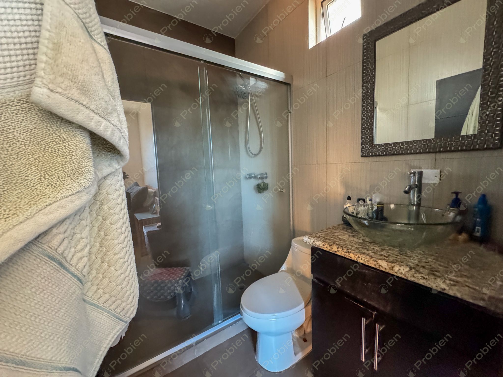 Casa en venta en Cubillas, privada de 3 niveles con terraza y vista a la ciudad - Foto 13 de 19