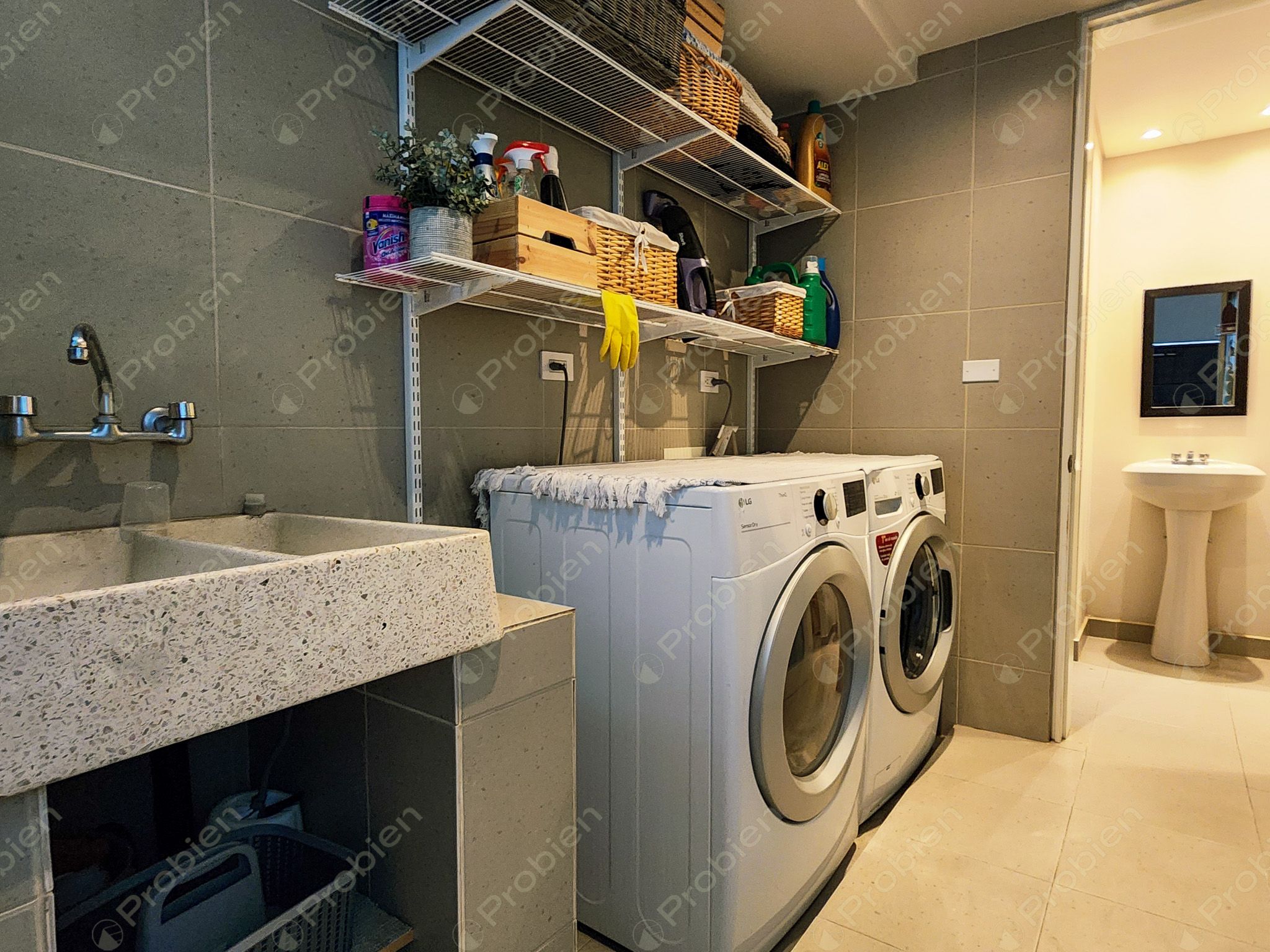 Casa en renta en Lomas de Agua Caliente, residencia de lujo con amplios espacios en Tijuana - Foto 9 de 34