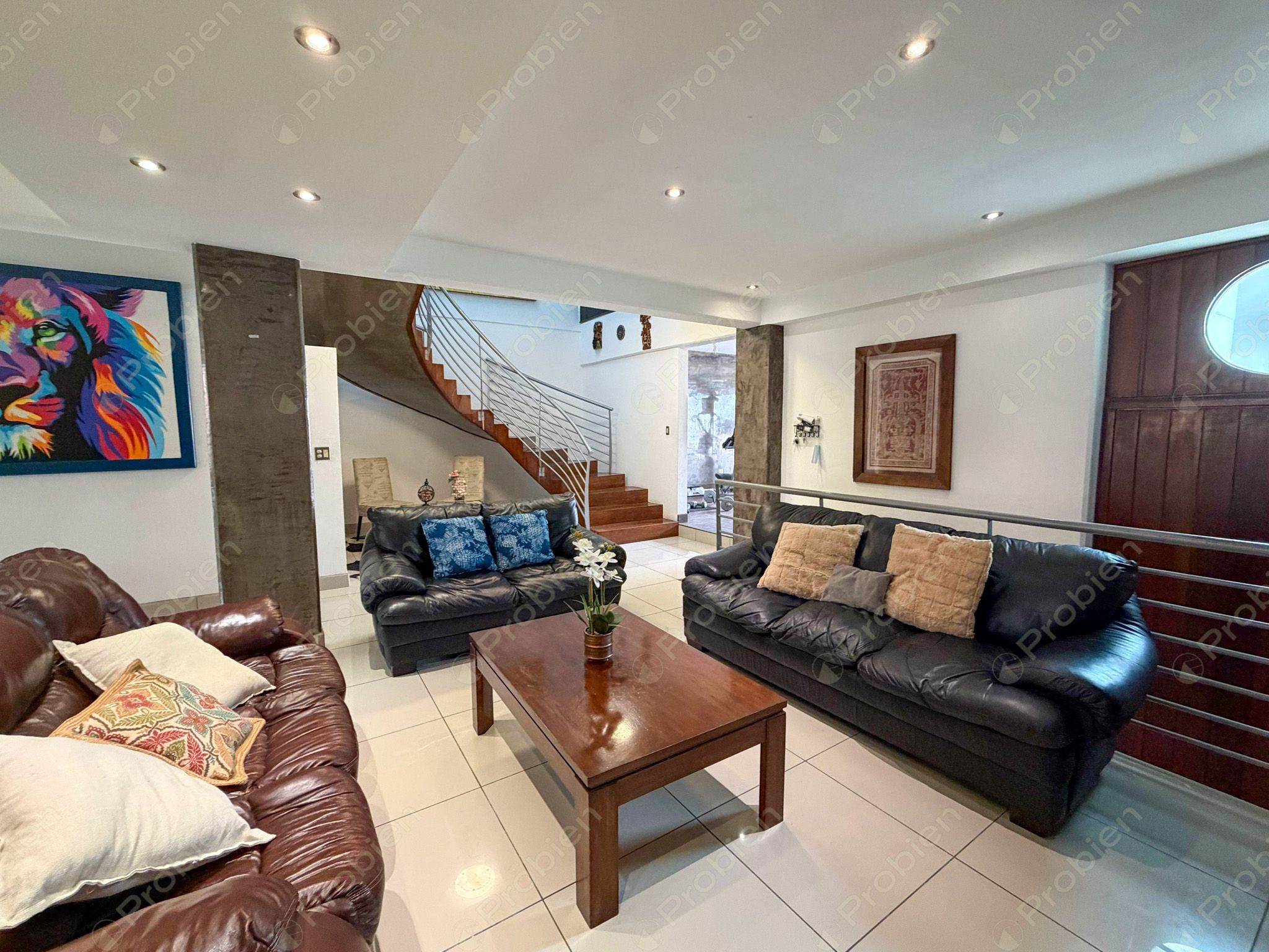 Casa en venta en Real del Mar Sección Brisas, residencia de 3 niveles cerca del mar en Tijuana - Foto 4 de 27