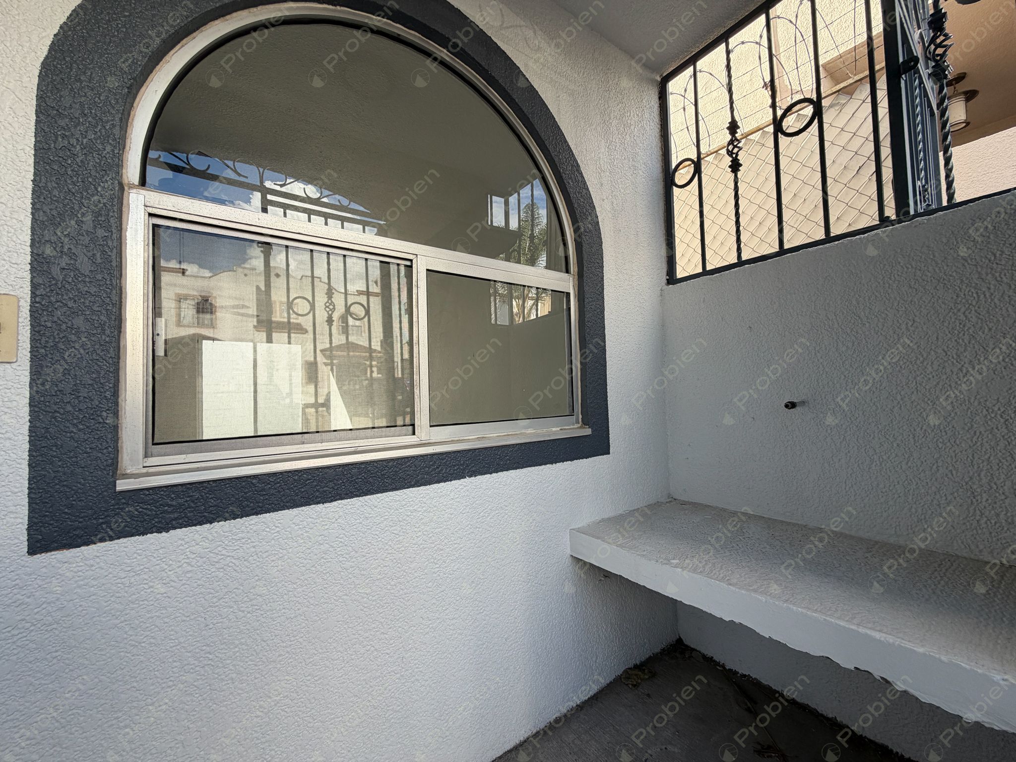 Casa en venta de 2 recámaras en Residencial Agua Caliente - Foto 4 de 25