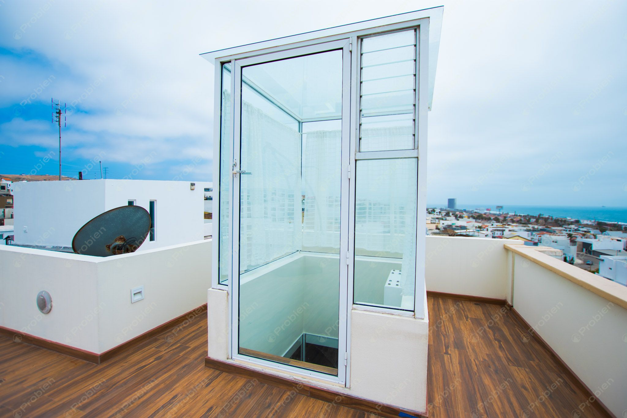 Casa de Lujo en Venta en San Marino – Vista al Mar, Elevador y Acabados Premium - Foto 30 de 37