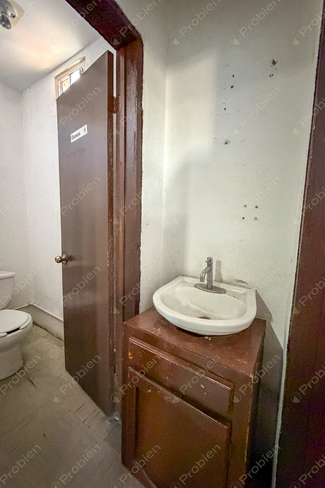 Espacio corporativo en renta en Calle Novena, Zona Centro Tijuana, nivel completo de 600 m² - Foto 13 de 13